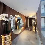 Karzo Property Lu 203 Free Garage